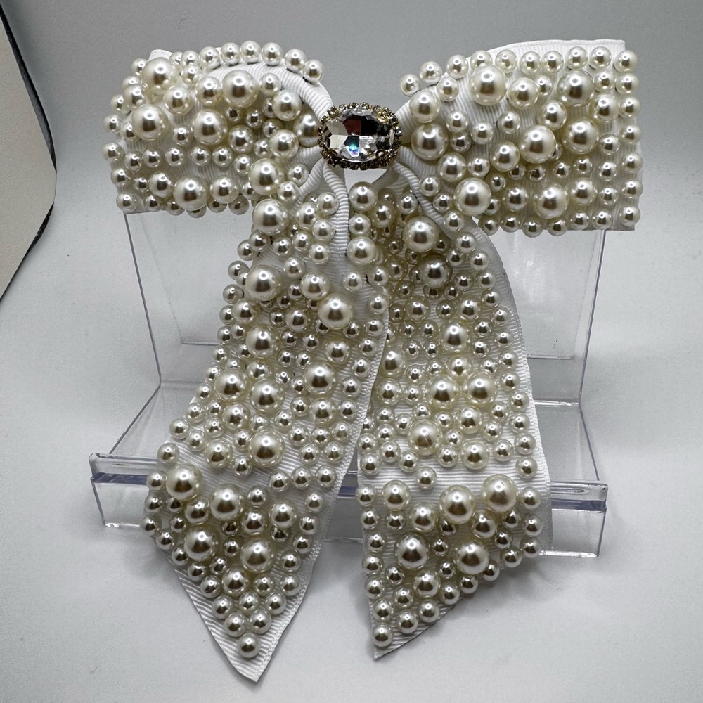 Gorgeous white hair bow with pearls - NWOT - Picture 7 of 8